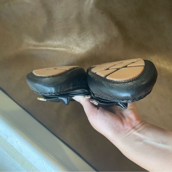 Cole Haan Women's Evelyn Bow Driver Black Leather Loafers Size 8.5B - Picture 6 of 10